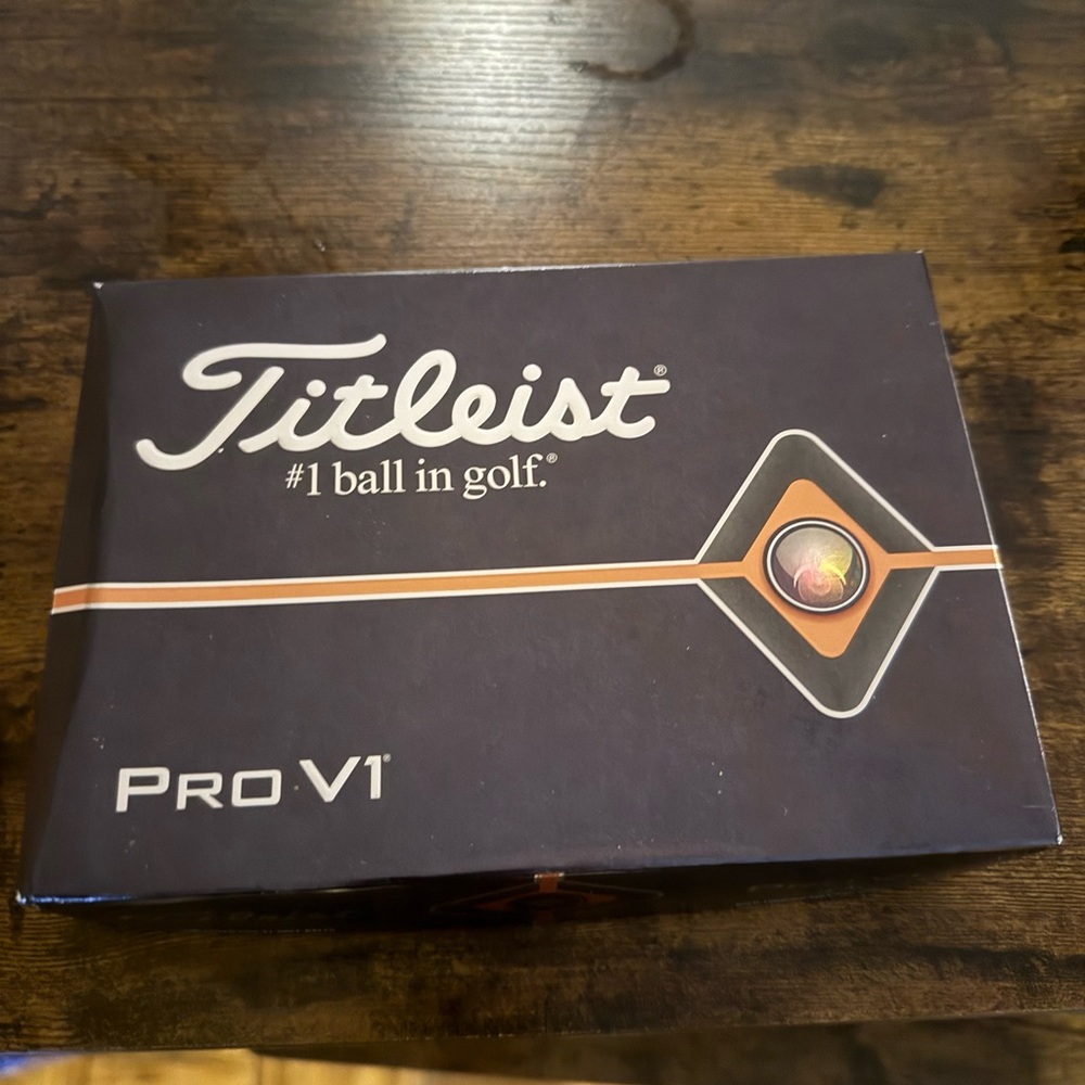 Titleist Pro V1 Golf Balls - Black and White